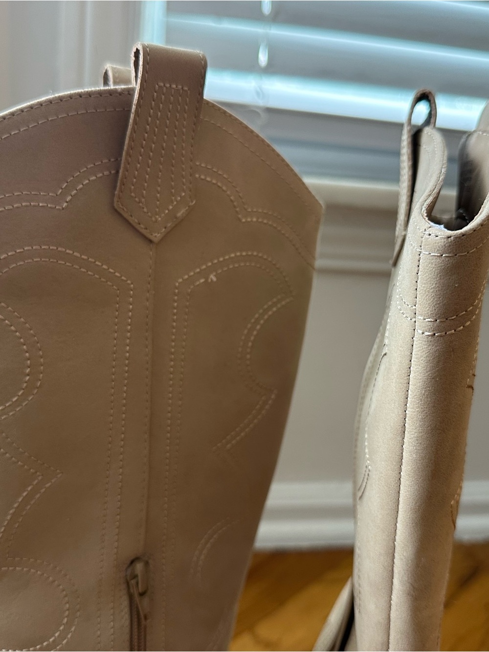 MIA Cream Tall Western Block Heel Boots size 7 - Picture 9 of 16